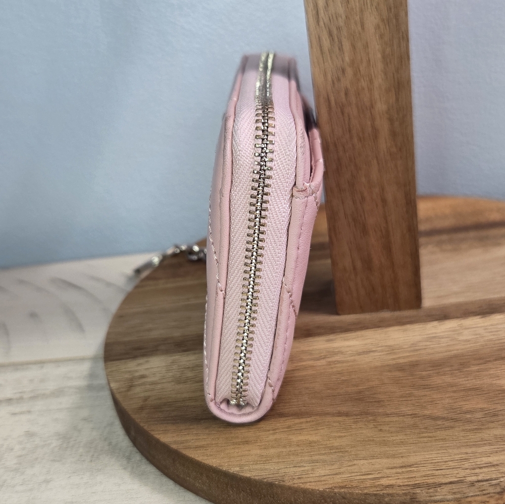 Kate Spade Dani wallet in the Briar Lane Quilted in Rosy Cheeks Color, EUC - Picture 5 of 14